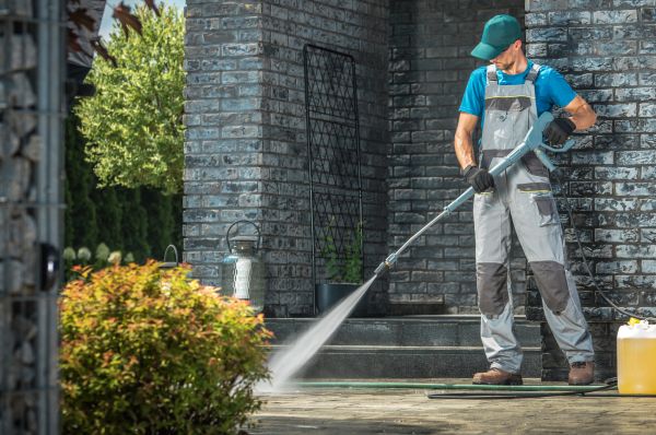 Outside House Cleaning in Sylvania